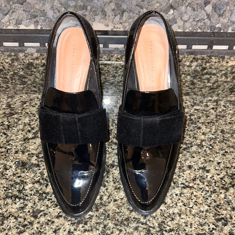 Jazzy Zara Black Patent Loafers with Velvet Bow Sz 40 (US Sz 9)